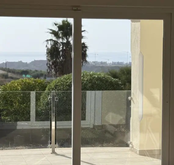 Продажа  отдельно стоящей виллы в Estepona