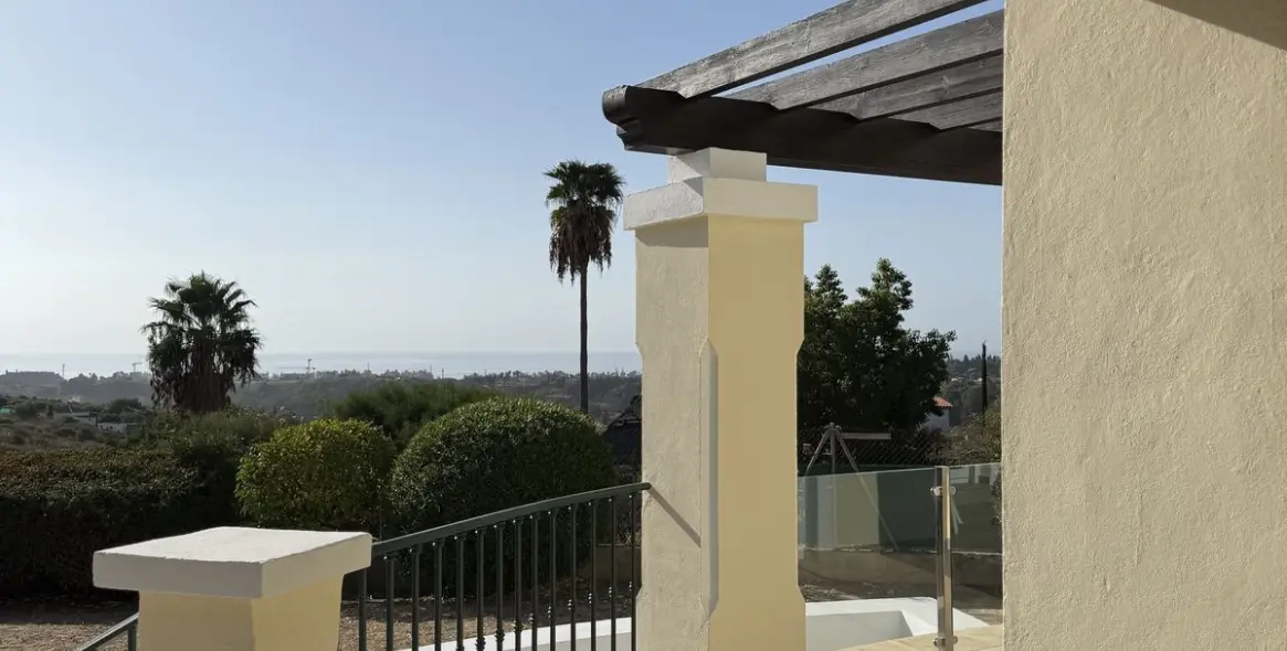 Продажа  отдельно стоящей виллы в Estepona 8