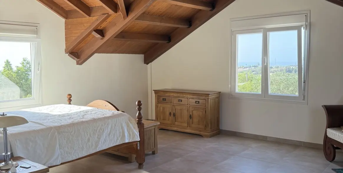 Продажа  отдельно стоящей виллы в Estepona 15