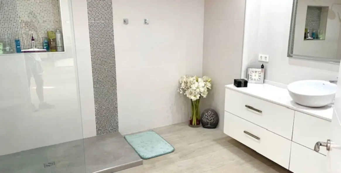 Продажа  отдельно стоящей виллы в Estepona 20