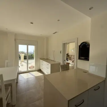 Sale of detached villa in Estepona