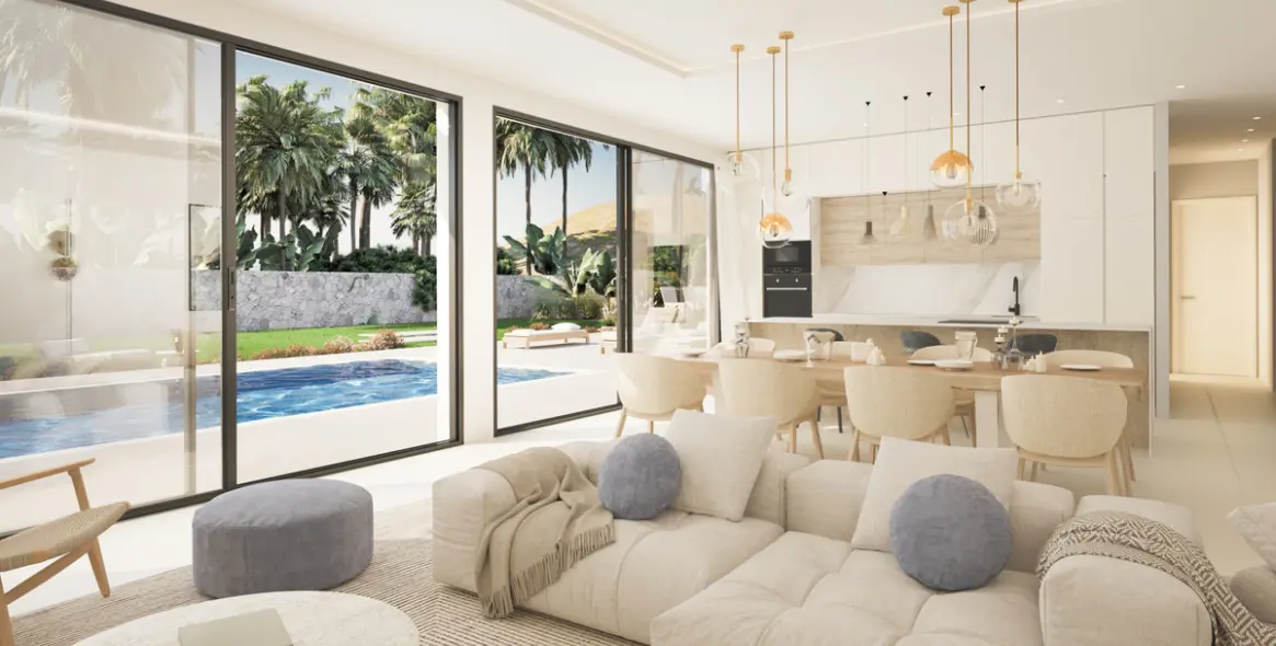 Продажа  отдельно стоящей виллы в Estepona 2