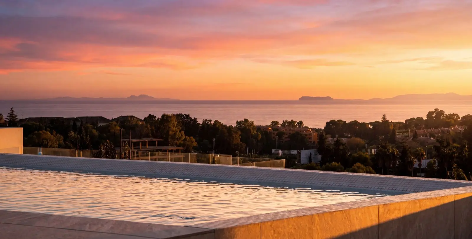 Продажа двухуровневого пентхауса в Marbella 1