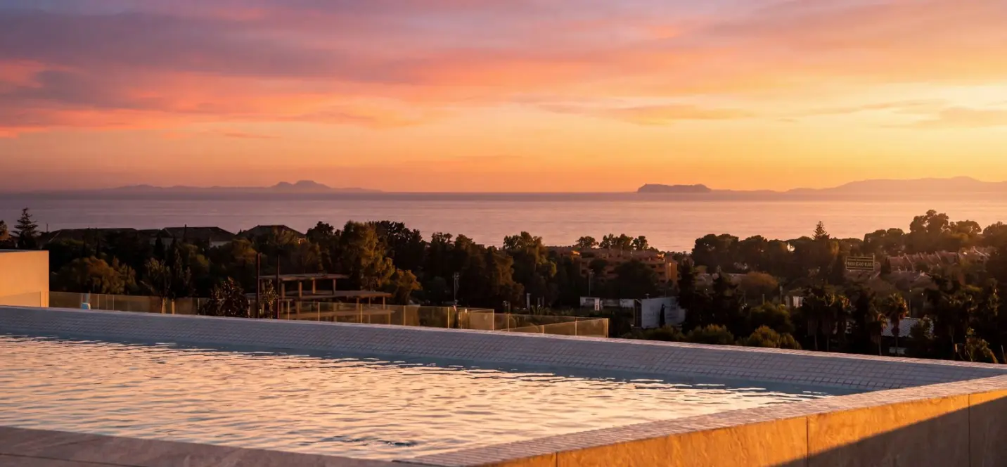 Продажа двухуровневого пентхауса в Marbella 0