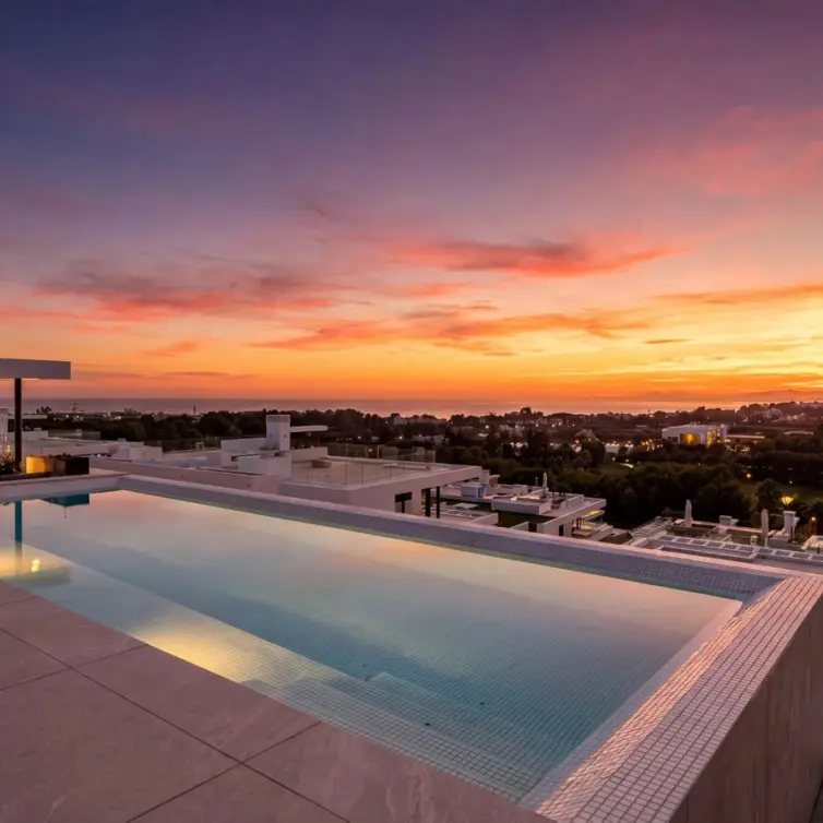 Продажа двухуровневого пентхауса в Marbella