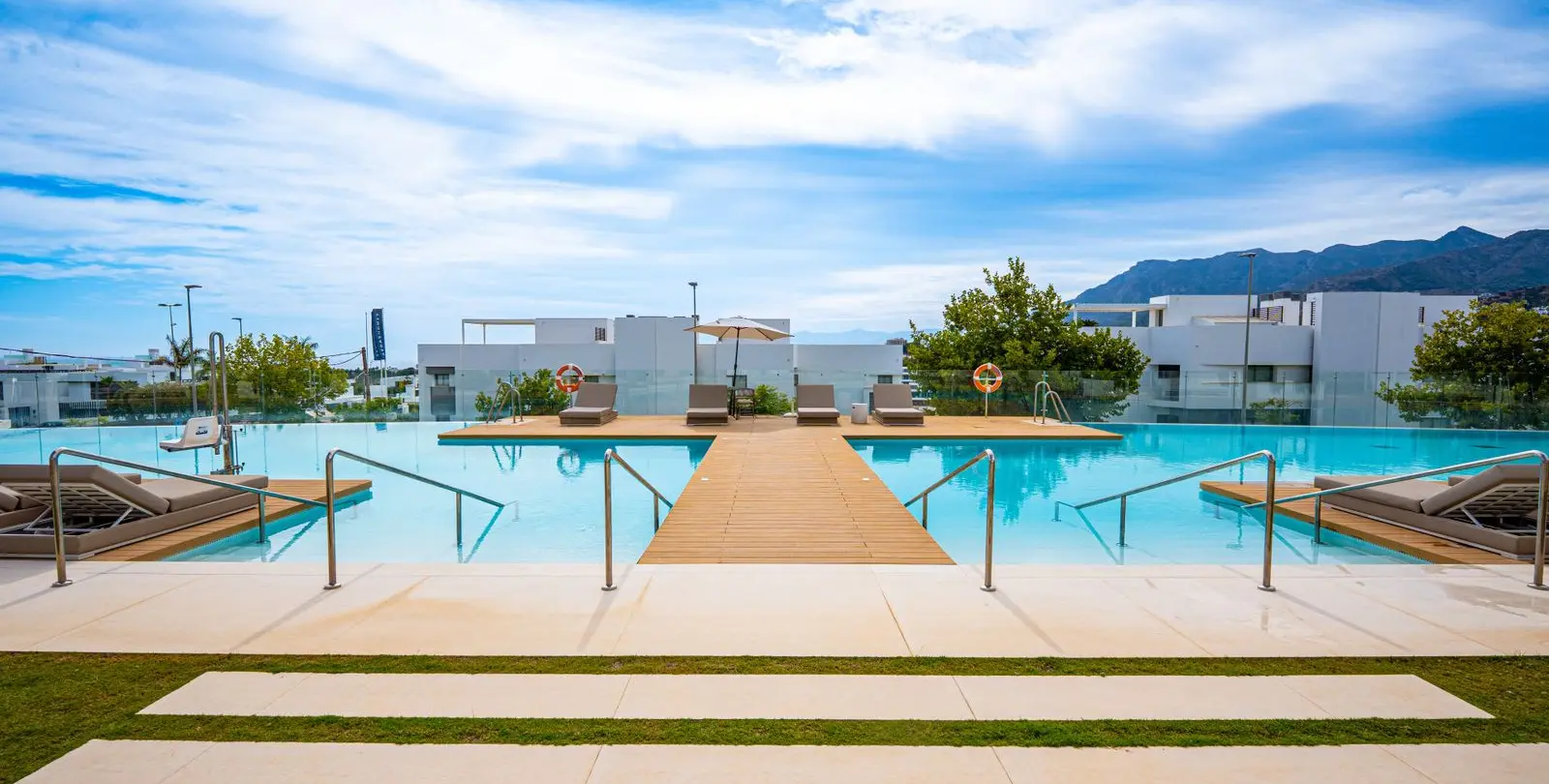 Продажа двухуровневого пентхауса в Marbella 19