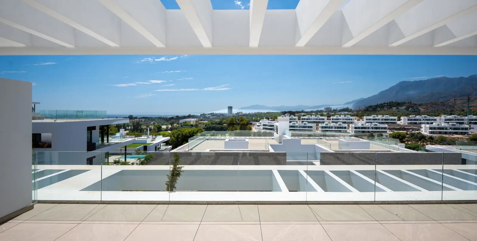 Продажа двухуровневого пентхауса в Marbella 28