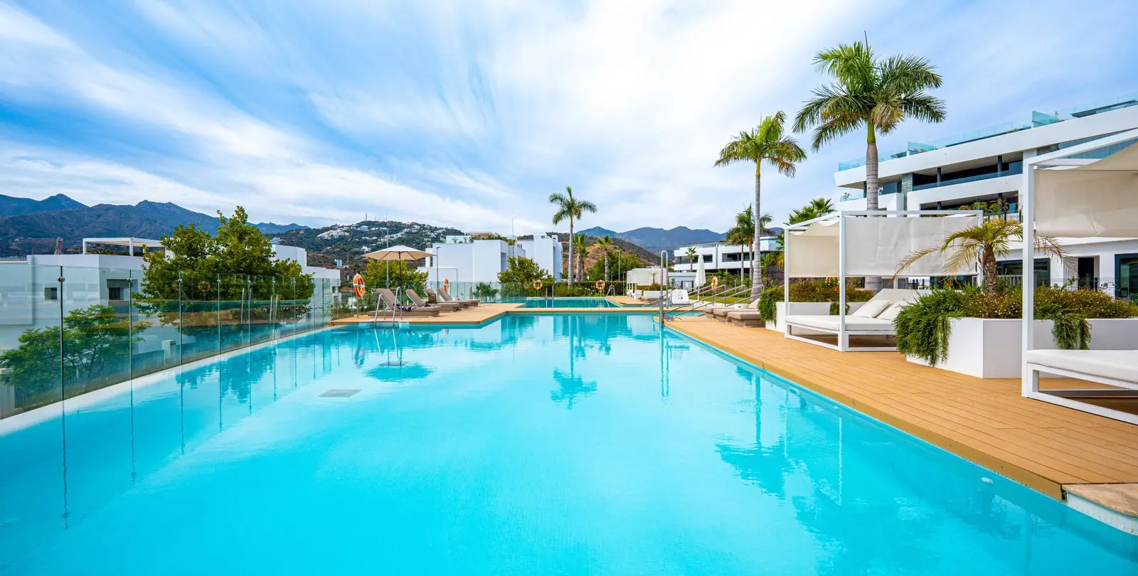 Продажа двухуровневого пентхауса в Marbella 43