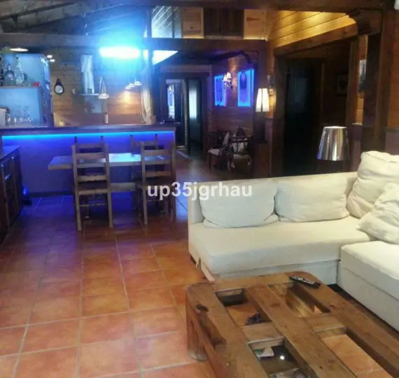 Ground floor apartment R2686784