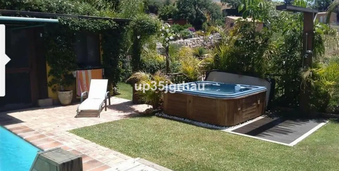 Sale of ground floor apartment in Estepona (district Estepona) 6