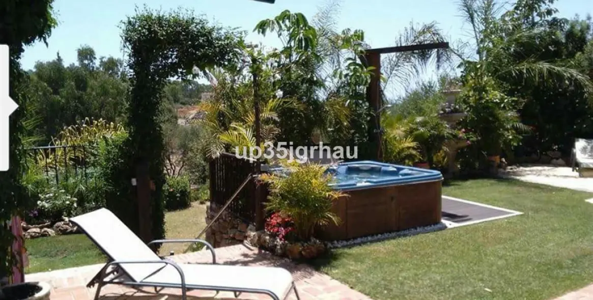 Sale of ground floor apartment in Estepona (district Estepona) 8