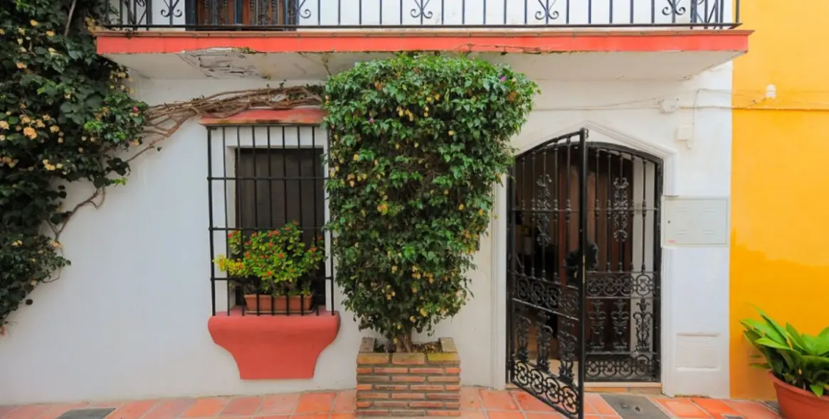 Sale of townhouse in Marbella (district Marbella) 2