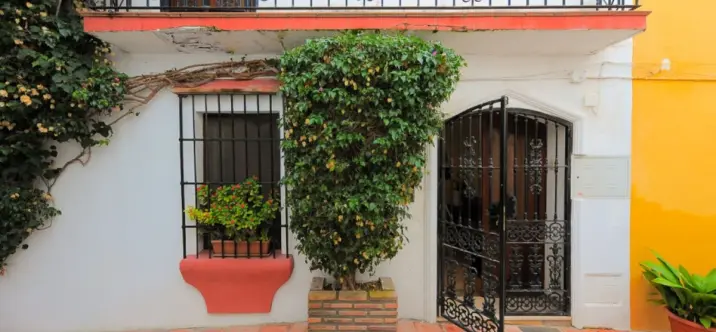 Townhouse R2731415 1