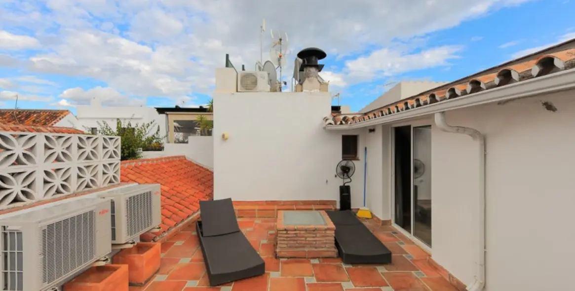 Sale of townhouse in Marbella (district Marbella) 3