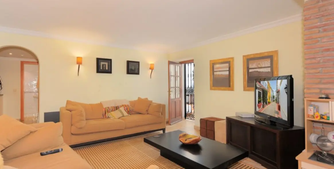 Sale of townhouse in Marbella (district Marbella) 5