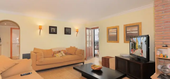 Townhouse R2731415 4