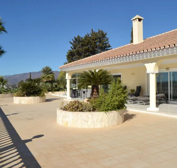 Venta de villa independiente en Sierrezuela