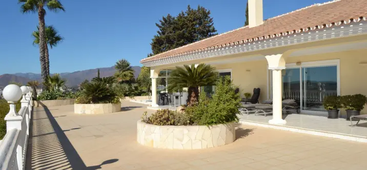 Venta de villa independiente en Sierrezuela 1