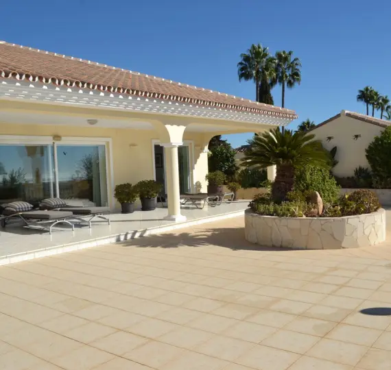 Venta de villa independiente en Sierrezuela