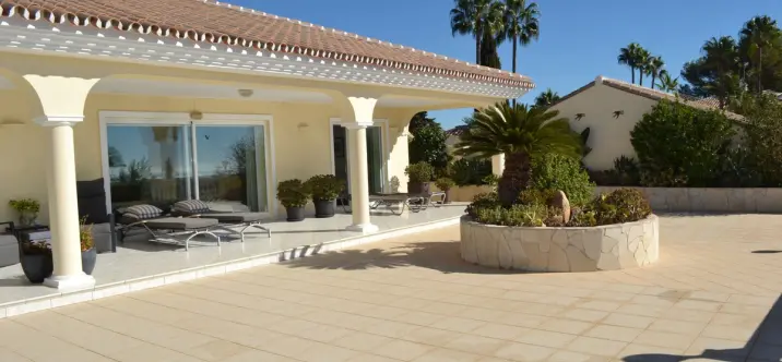 Venta de villa independiente en Sierrezuela 2