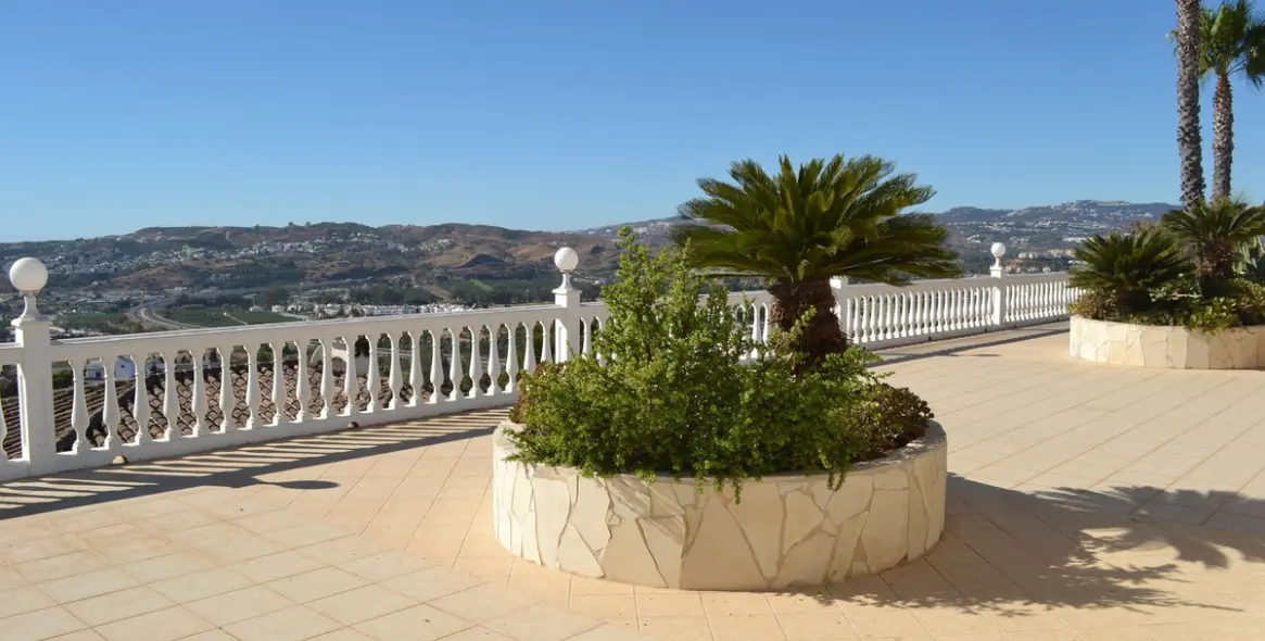 Sale of detached villa in Sierrezuela 9