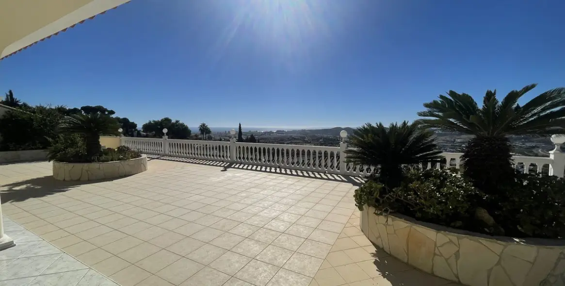 Sale of detached villa in Sierrezuela 18