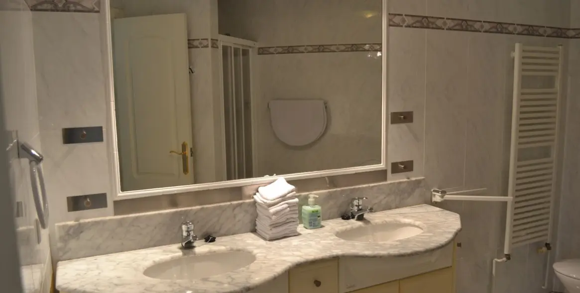 Sale of detached villa in Sierrezuela 32