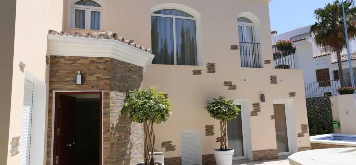 Venta de villa independiente en San Pedro de Alcántara 1