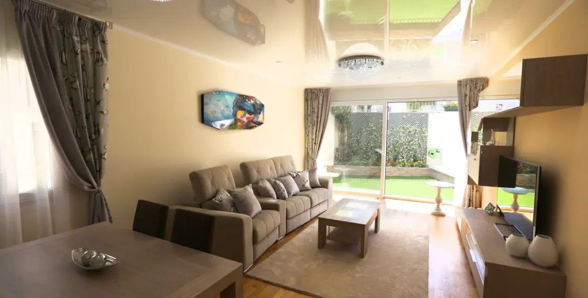 Sale of detached villa in San Pedro de Alcántara 3