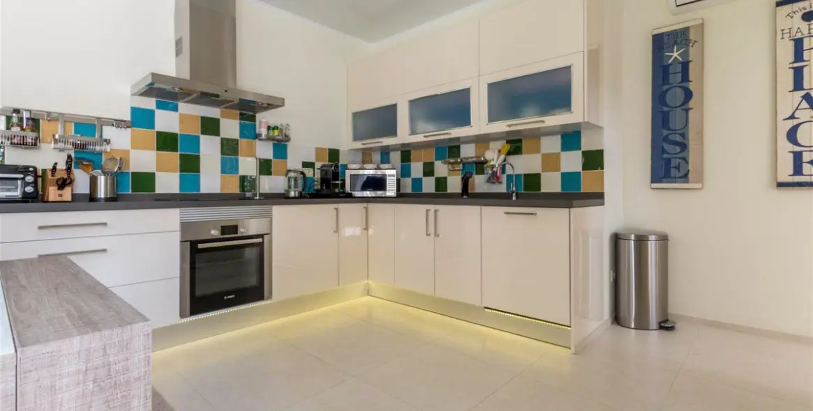 Sale of detached villa in San Pedro de Alcántara 5