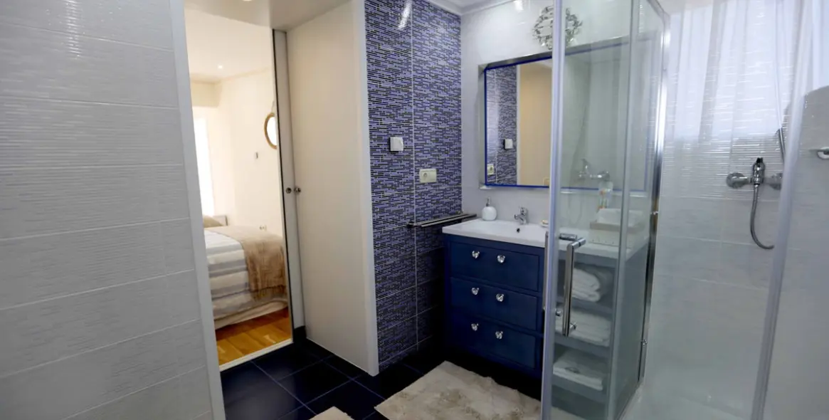 Sale of detached villa in San Pedro de Alcántara 8