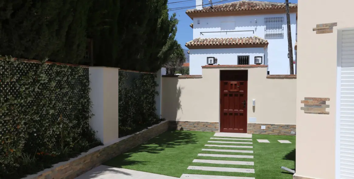 Sale of detached villa in San Pedro de Alcántara 11