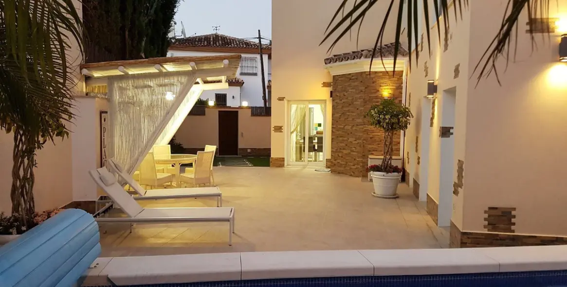 Sale of detached villa in San Pedro de Alcántara 14
