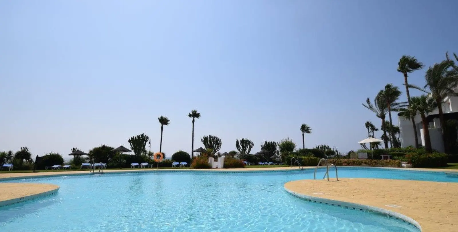 Venta de apartamento en planta media en Costalita 2
