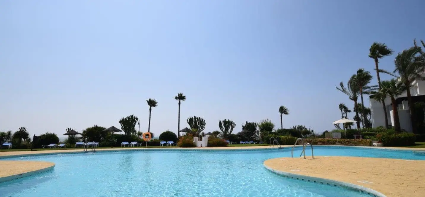 Venta de apartamento en planta media en Costalita 1
