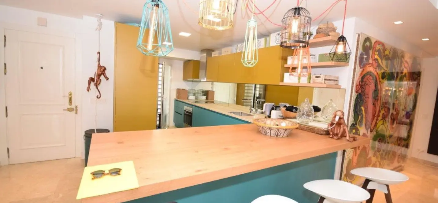 Venta de apartamento en planta media en Costalita 3