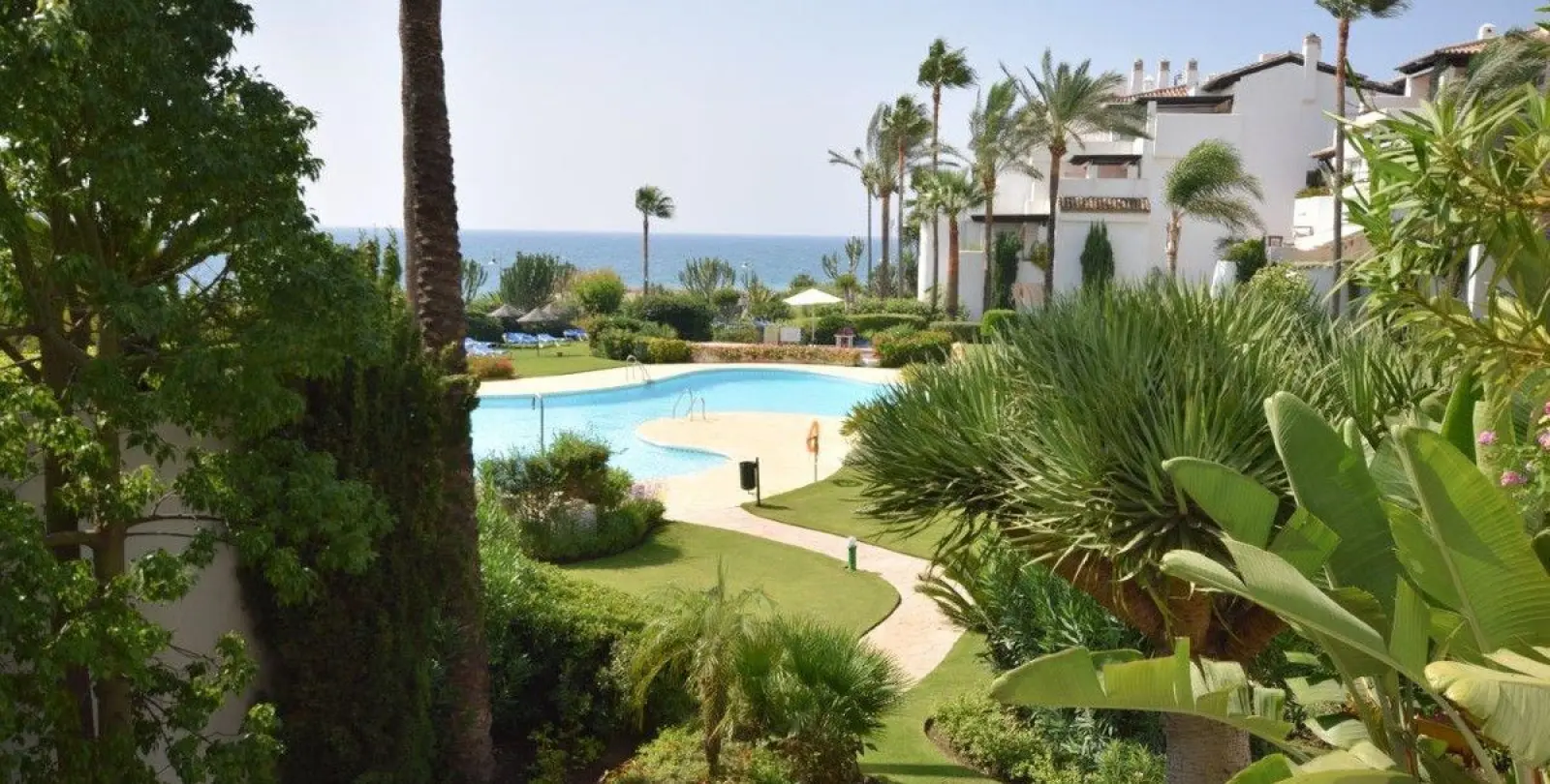 Venta de apartamento en planta media en Costalita 10