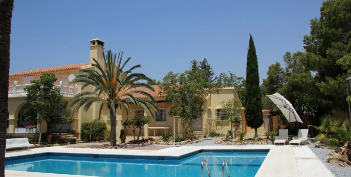 Venta de villa independiente en Costa del Sol East 2