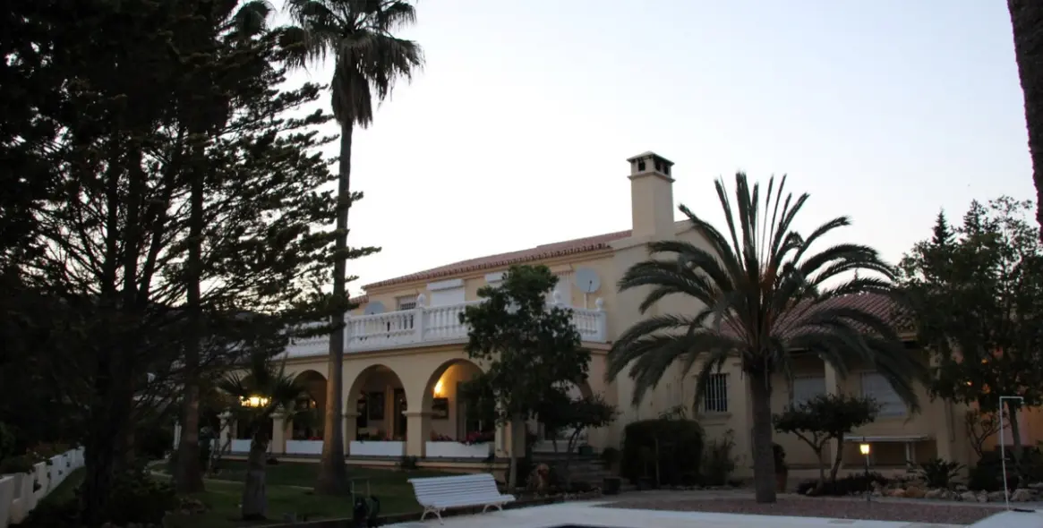 Venta de villa independiente en Costa del Sol East 3