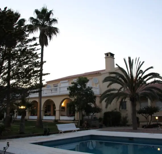 Villa independiente R3209428