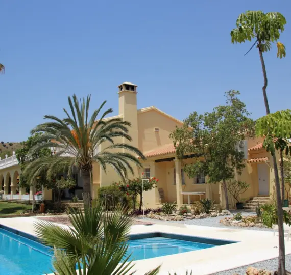 Villa independiente R3209428