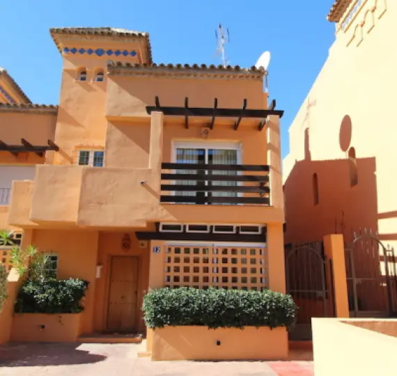 Semi-detached house R4507027