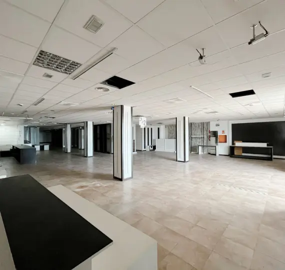 Продажа магазина в Estepona