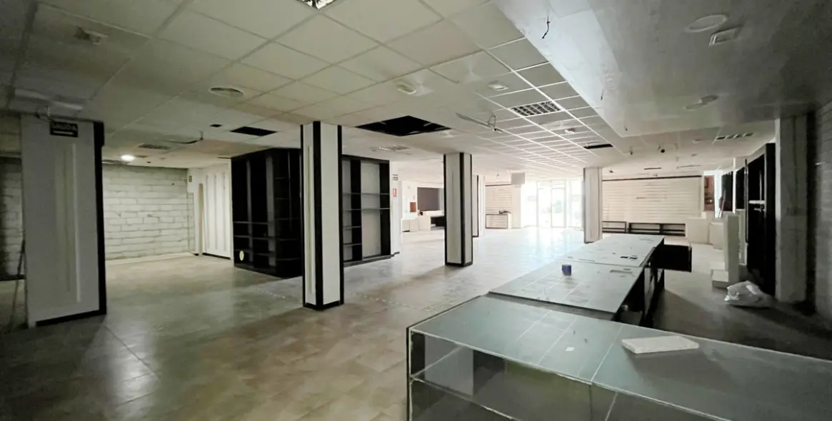 Продажа магазина в Estepona 5