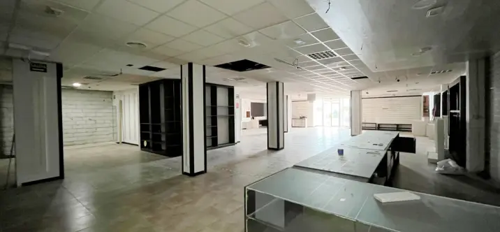 Продажа магазина в Estepona 4