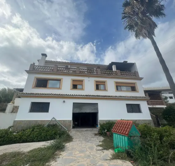 Продажа  отдельно стоящей виллы в Cancelada