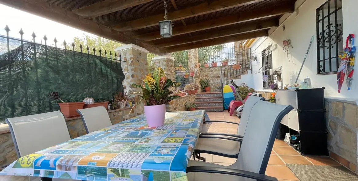 Продажа  отдельно стоящей виллы в Cancelada 8