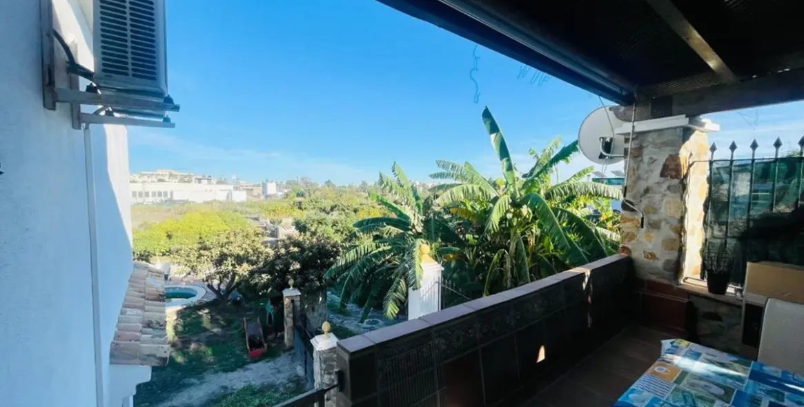 Sale of detached villa in Cancelada 6