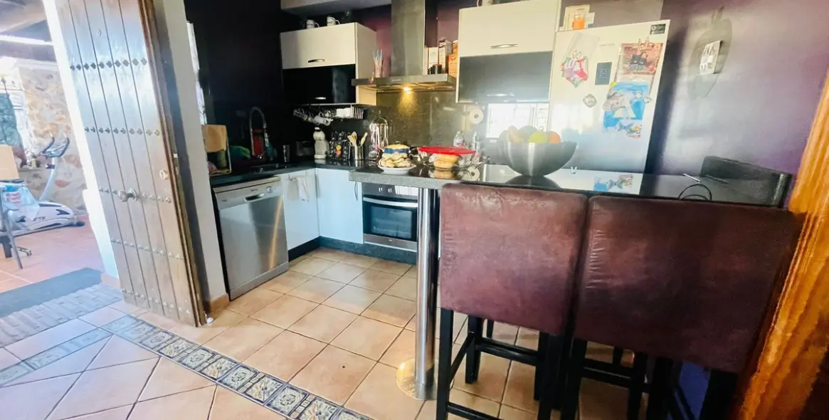 Sale of detached villa in Cancelada 10