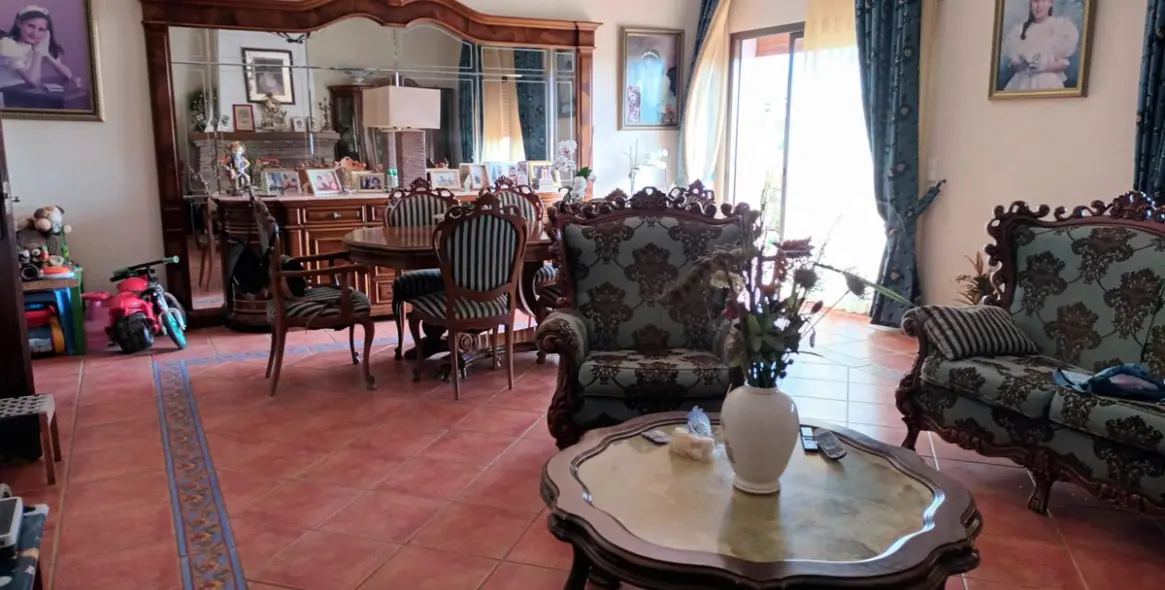 Продажа  отдельно стоящей виллы в Cancelada 32